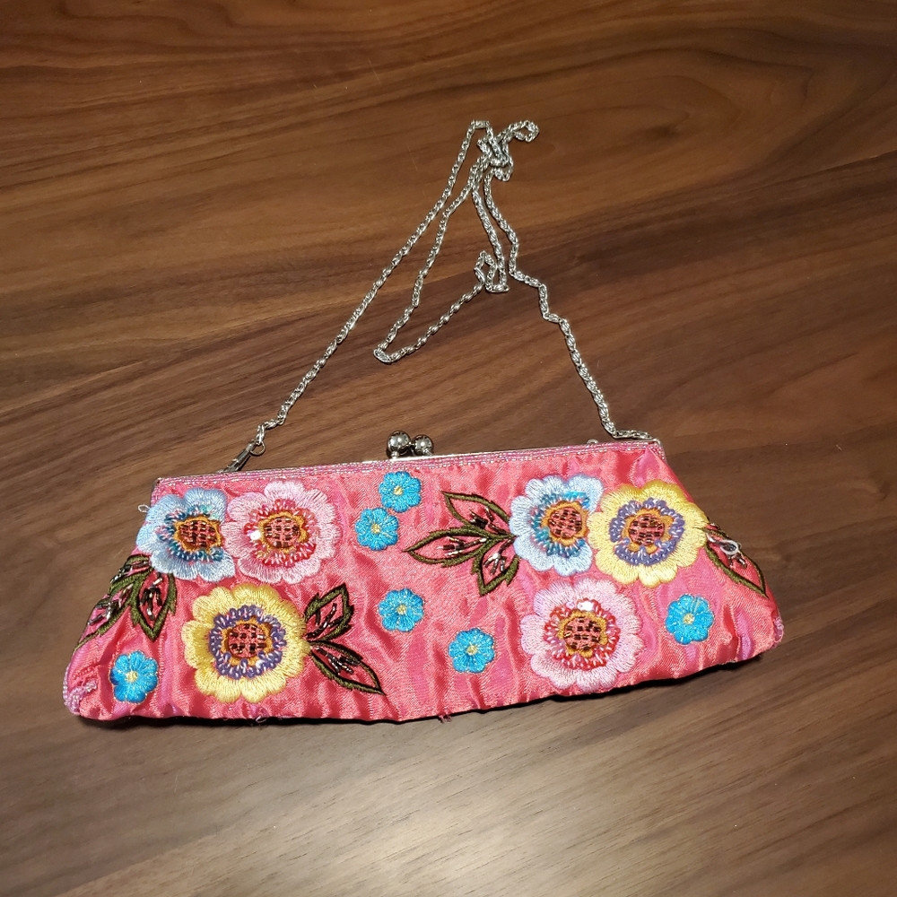 Beaded clutch purse